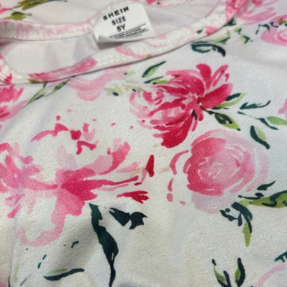 Lot of floral and Star Print Kids Pajamas Set - Picture 5 of 7